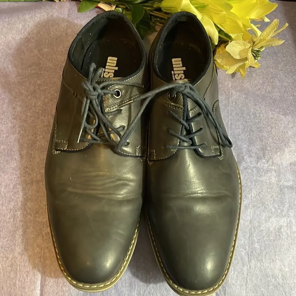 Unlisted By Kenneth Cole. Size 42